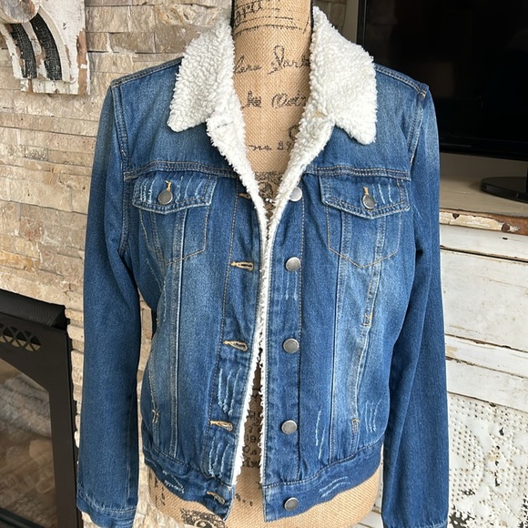 Ashley Vintage Charm sherpa lined distressed blue jean button close jacket - Picture 11 of 16
